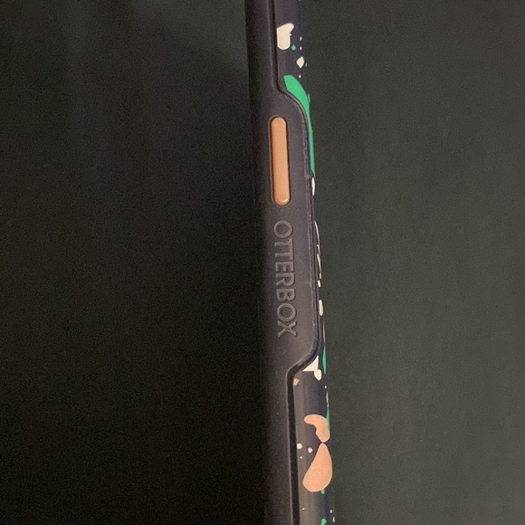 iPhone case - Picture 3 of 3